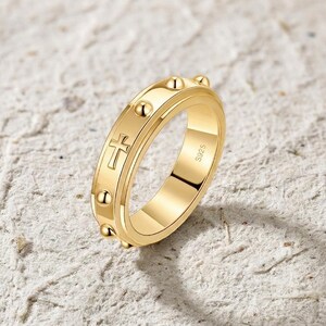 Rosenkransring i 925 sterlingsilver, korsbandsring, pärlbesatt religiös ring, katolska trossmycken, läcker kristen löftering, present till henne