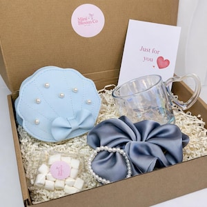 Girls Shell Purse Gift Set, Pearl Bracelet, Scrunchie, Heart Mug, Marshmallows