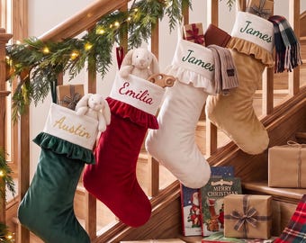 Broderade julstrumpor, sammetsstrumpor med personligt namn för spismantel, familj, barn, husdjur, juldekoration, present till henne