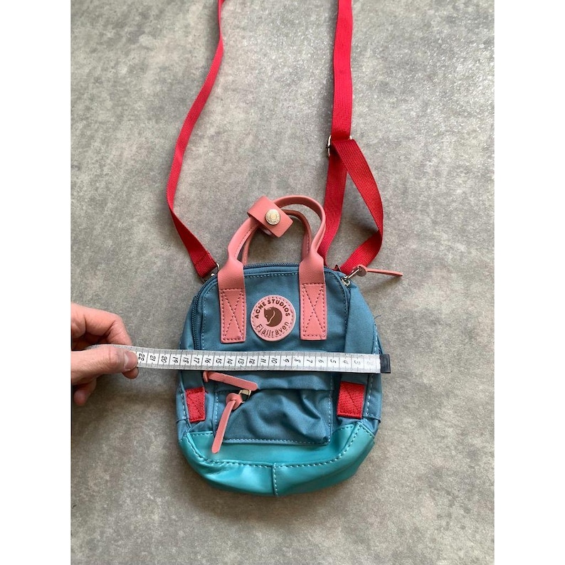 Unisex Acne Studios x Fjällräven Kånken Micro Blå Rosa Röd Axelremsväska Återvunnen Polyester Justerbar Rem Liten Axelrem bild 2