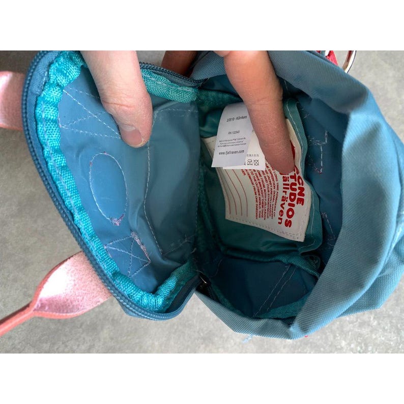 Unisex Acne Studios x Fjällräven Kånken Micro Blå Rosa Röd Axelremsväska Återvunnen Polyester Justerbar Rem Liten Axelrem bild 6