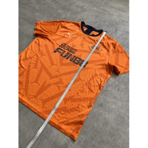 Herr Puma Orange Fotbollströja Polyester Storlek XL FUN88 Sponsor Newcastle United Vapensköld Geometriskt Mönster bild 3