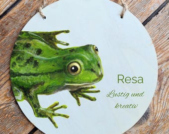 Personalized wooden sign with hand-painted frog | Custom name and text | Round, 20 cm | Nameplate | Gift for any occasion