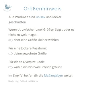 May include: A white background with German text providing sizing information for clothing. The text includes instructions for choosing the right size, with options for a looser fit or an oversized look. The model wears size L at 180cm.