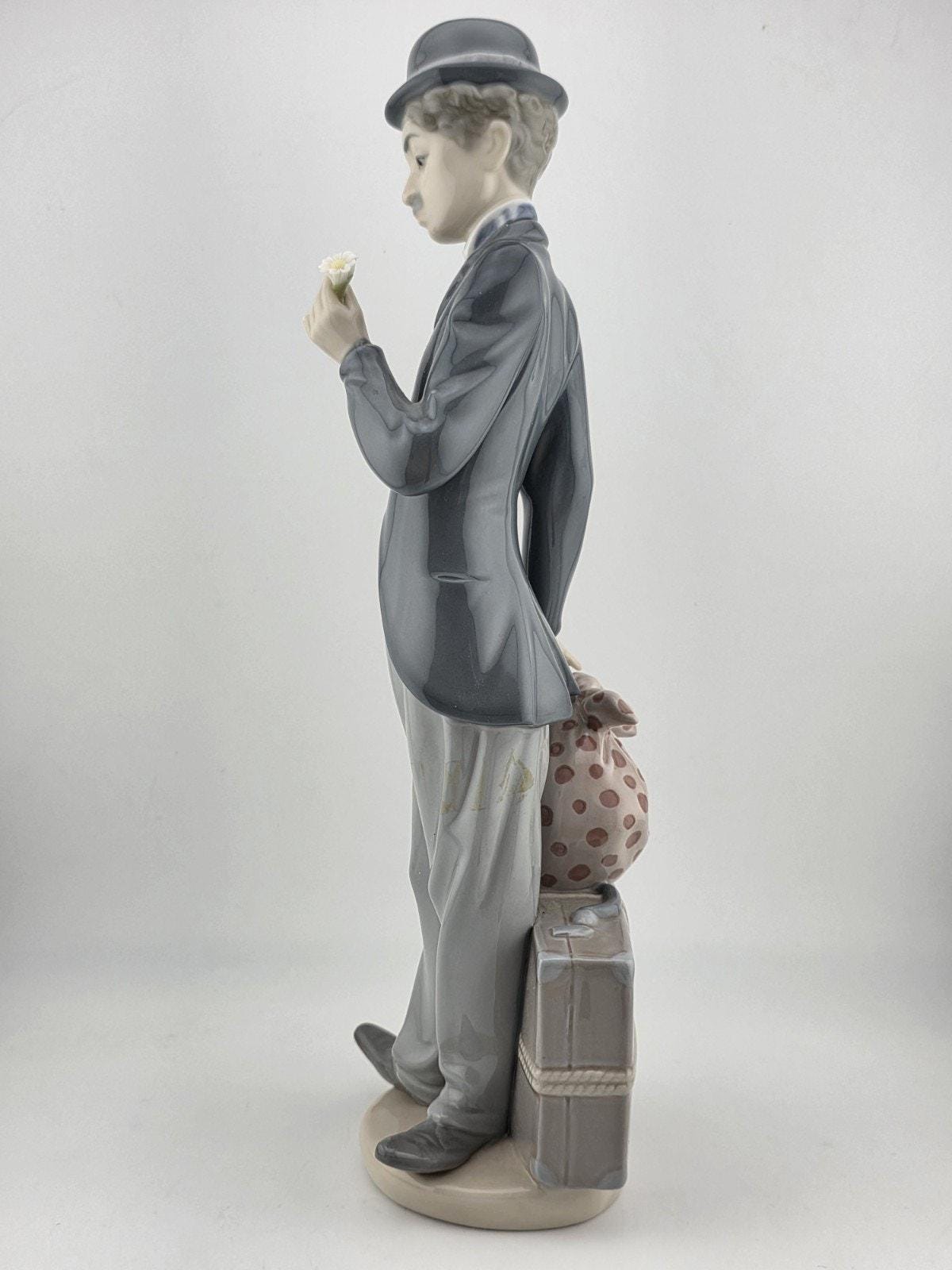 Lladro 5233 Charlie the Tramp Figurine Chaplin Juan Huerta Retired