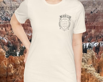 No Kids Club Shirt | Childfree Graphic Tee | Funny Adult Life T-Shirt | DINK Lifestyle Gift | Minimalist Unisex Cotton Tee