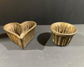 Antique Griswold Cast Iron Patty Molds - Set of 2