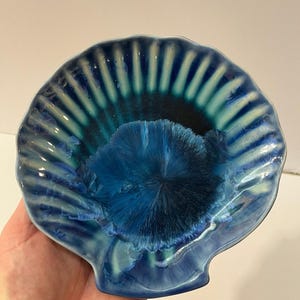 Edgecomb Potters Blue Crystalline Glaze Seashell Dish Studio Art Pottery 7"