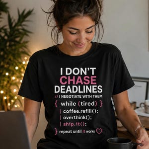 T-shirt med humor för kvinnor, T-shirt med humor för programmering sent på kvällen, T-shirt med mjukvaruutvecklare, gåva för kvinnlig programmerare, grafisk T-shirt med Debug Life