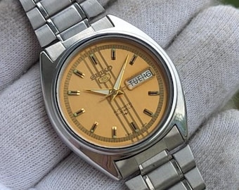 Montre vintage Seiko 5 automatique à 21 rubis avec cadran en or du Japon