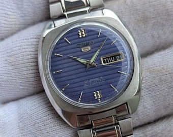 Vintage Seiko 5 Automatic Watch blue Dial Made in Japan