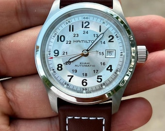 montre Hamilton kaki automatique pour homme avec cadran argenté