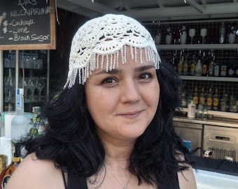 Crochet Flapper Hat with Fringe, Beaded Boho Headpiece, Festival Hair Accessory, White Knit Summer Cap, Beach Wedding Hair, Gift for Her