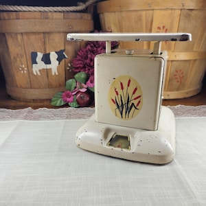 Universal Pottery SEARS & ROEBUCK "Cattail" Metal Scale- Still Works!!!