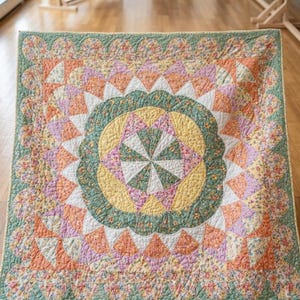 Patrón de colcha Floral Radiance en PDF - Diseño moderno de patchwork floral - Instrucciones para principiantes - Tapiz de pared o manta de 152 x 152 cm