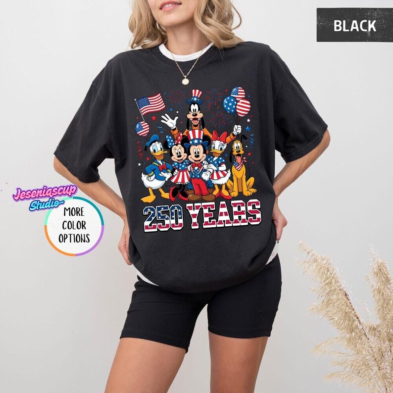 Camiseta Comfort Colors Disneyland 250 años, Camiseta Mickey y sus amigos 250 aniversario, Camiseta Disneyland 4 de julio, Camiseta patriótica 1776-2026 imagen 4