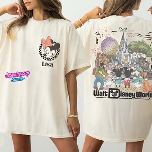 Camiseta Comfort Colors personalizada de Mickey y sus amigos de Disneyworld, camiseta familiar de Disneyland, camiseta de Magic Kingdom, camiseta para vacaciones familiares. imagen 3