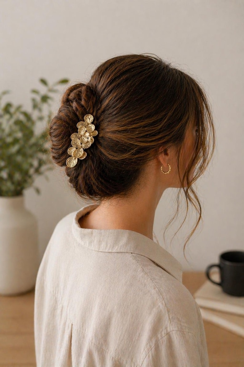 Pince a cheveux fleurs dorees orchidee