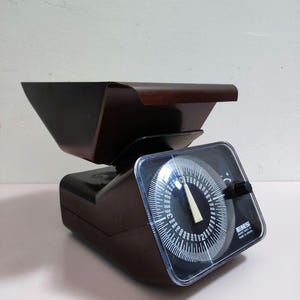 Brown vintage Eks kitchen scale