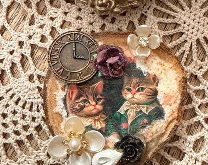 Featured listing image: Wooden magnet with cat/critter design