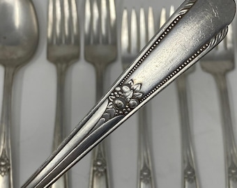 Vtg 40's Wm Rogers IS 8pc Flatware Silver Silverplate Memory Hiawatha Art Deco