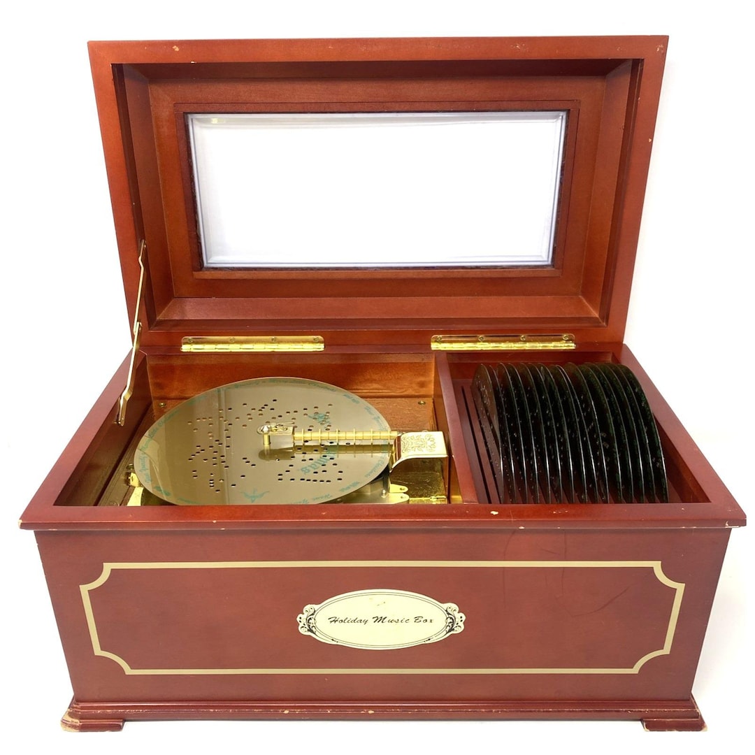 Vtg 1999 Mr. Christmas Holiday Music Box 16x9x8.5" With 16 Discs ...