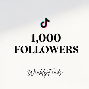 以下が含まれることがあります： 白い背景にTikTokのロゴと黒い文字で「1,000 FOLLOWERS」と書かれています。 「Winkly Finds」という名前がテキストの下に筆記体で書かれています。 TikTokのロゴは黒、赤、青です。