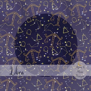 Può includere: Un motivo a tema celeste con bilance della Bilancia dorate, costellazioni e stelle su sfondo blu scuro. La parola "Libra" è scritta in corsivo. Un cerchio blu scuro è al centro. Il logo Moon & Muse Designs si trova in basso a destra.