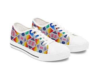 Zapatillas bajas para mujer con estampado geométrico de arcoíris y diseño vibrante de caleidoscopio.