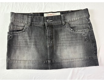 Minifalda vaquera vintage Mossimo, talla 10, estilo grunge desgastado Y2K, vaquera y rodeo.