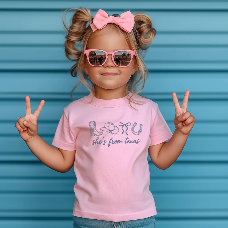 She's From Texas Kids Shirt, Western Girl T-Shirt, Texas Girl Shirt, Coquette Bow Shirt, Cute Texas Girl Toddler Tee, Cowgirl Sweatshirt bild 3