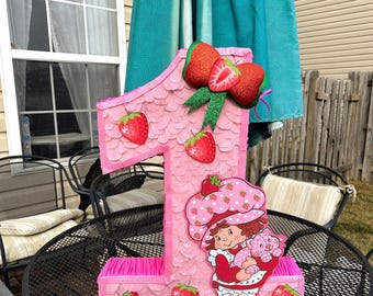 Piñata de Tarta de Fresa Hecha a Mano - Piñatas de Primer Cumpleaños