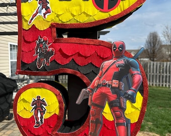Piñata numérotée Deadpool faite main – Déco de fête d'anniversaire de super-héros