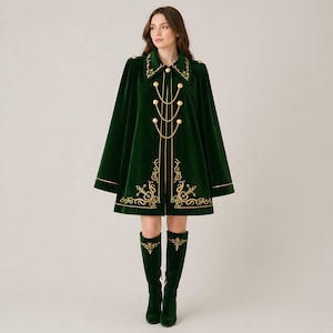 Smaragd Samt Gothic Umhang Mantel, Gold bestickte Oberbekleidung im viktorianischen Stil