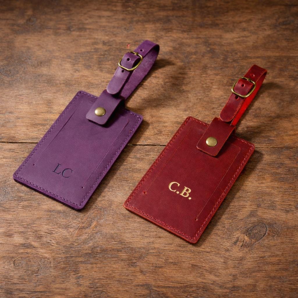 Étiquette à bagage en cuir personnalisée, options de breloques, nom gratuit personnalisé - France