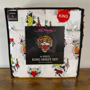 Ed Hardy King 6-delat dubbelborstat lakanset med vita hjärtan i färgen Y2K