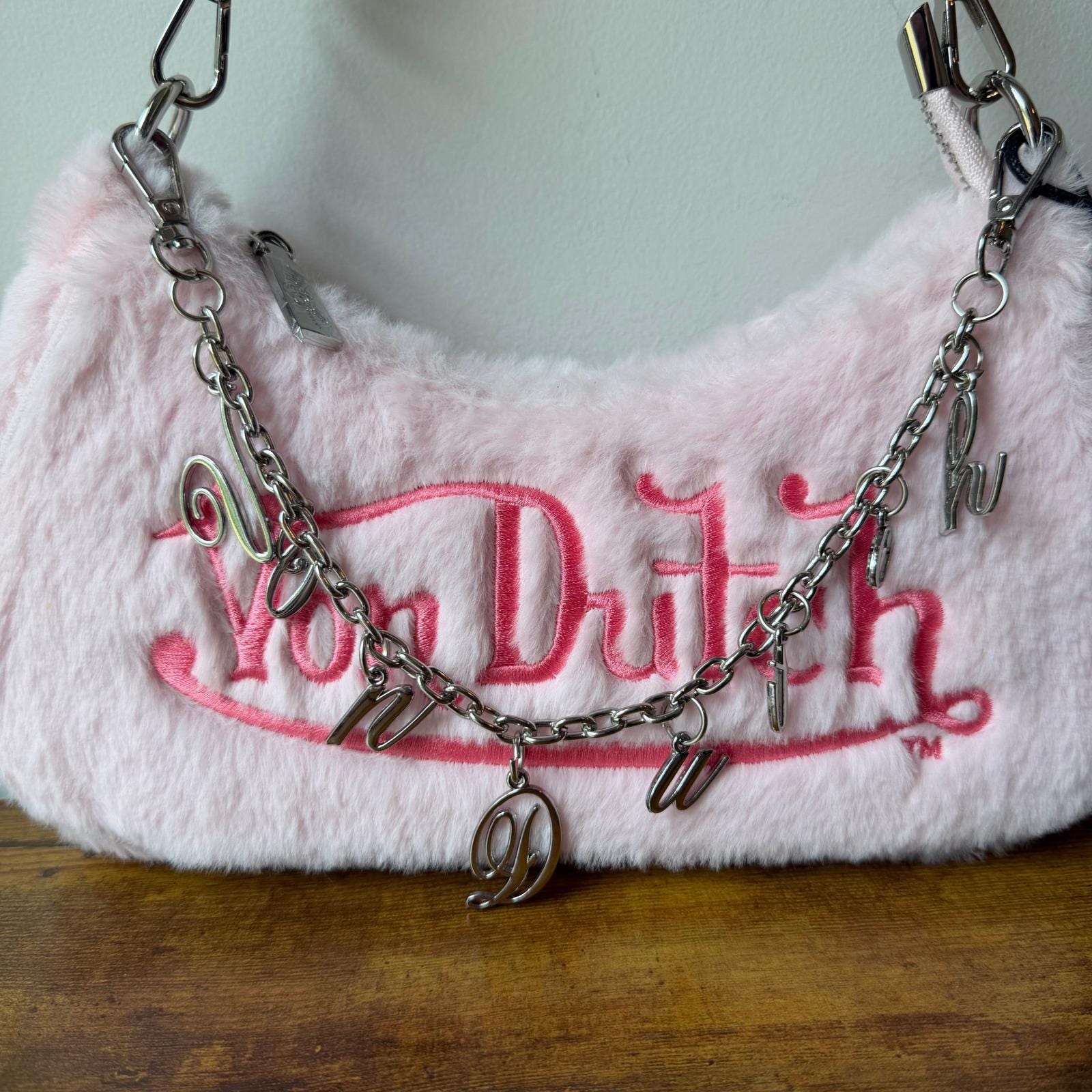 【2476】 ✨美品✨ 00s【Von Dutch】 y2k ファーベスト 光沢 il_fullxfull.8240900473_oi9i.jpg