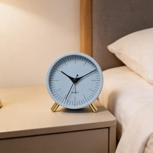 Reloj despertador minimalista, reloj moderno para mesita de noche, reloj de escritorio de cuarzo silencioso, reloj de dormitorio de metal sencillo, decoración escandinava para el hogar