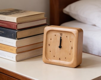 Minimalist Beech Wood Alarm Clock – Modern Wooden Bedside Table Clock