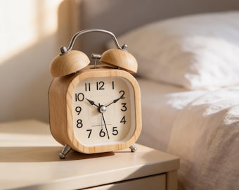 Retro Wood Effect Alarm Clock, Silent Bedside Clock, Vintage Desk Clock with Night Light, Cute Minimalist Bedroom Decor