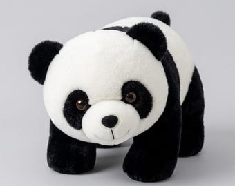 Peluche morbido di panda: un cuscino di peluche da abbracciare, perfetto per decorare la cameretta dei bambini.