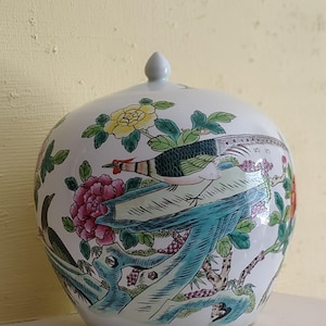 Vintage Porcelain Ginger Jar – Chinoiserie Bird Peony Floral Vase