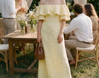 Vestido largo de lino con volantes y hombros descubiertos, color amarillo pastel, estilo cottagecore. Vestido romántico de verano a medida para picnic. Vestido de verano modesto para invitada de boda.