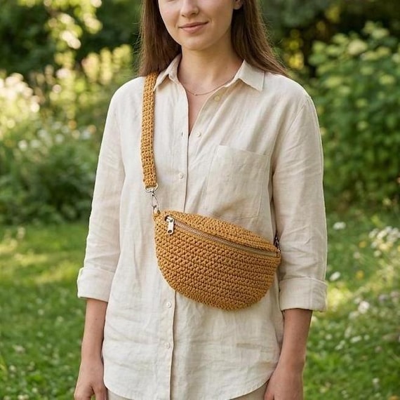 Crochet Banana Bag Pattern, Crochet Waist Bag Pattern, Crochet Belt Bag Pattern, Trendy Summer Crochet Bag, Beginner Friendly