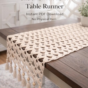 Puede incluir: Un letrero de madera rústica con el texto "Welcome to our home" en letras blancas. El letrero presenta un acabado envejecido y un diseño simple y acogedor, ideal para un porche o entrada.