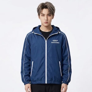 Männer handgefertigte inspiriert BTS halten schwimmen blaue Jacke