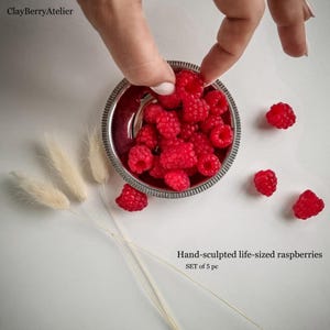 Handskulpterade hallon i naturlig storlek (set om 5), tillverkade utan formar