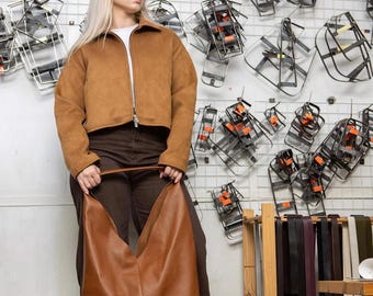 Bolso hobo extragrande de piel marrón, bolso de hombro holgado de piel suave granulada.