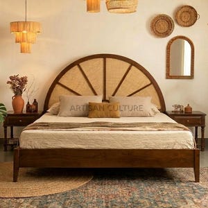 Massivholz Gewölbter Rattan Kopfteil Bettrahmen, Handgefertigte Boho Schlafzimmermöbel Queen King