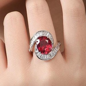 Bague tendance rouge rubis, bague de cocktail taille ovale, bijoux raffinés audacieux en argent sterling S925